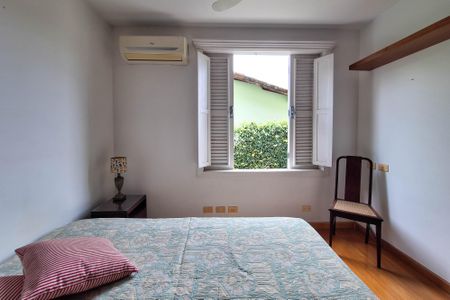 Casa de condomínio à venda com 221m², 3 quartos e 3 vagas Casa de condomínio à venda com 221m², 3 quartos e 3 vagasQuarto 2