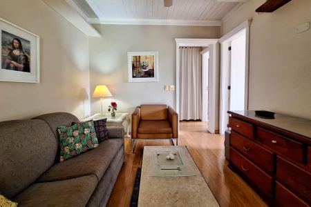 Casa de condomínio à venda com 221m², 3 quartos e 3 vagas Casa de condomínio à venda com 221m², 3 quartos e 3 vagasSala 2