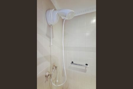 Casa de condomínio à venda com 221m², 3 quartos e 3 vagas Casa de condomínio à venda com 221m², 3 quartos e 3 vagasBanheiro Social