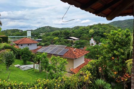 Casa de condomínio à venda com 221m², 3 quartos e 3 vagas Casa de condomínio à venda com 221m², 3 quartos e 3 vagasQuintal