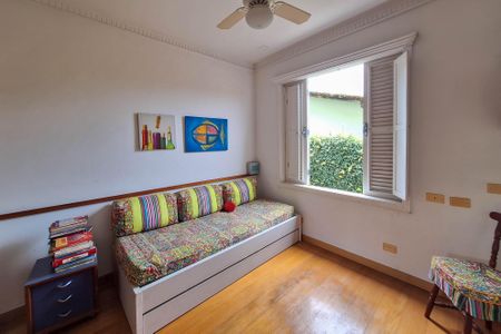 Casa de condomínio à venda com 221m², 3 quartos e 3 vagas Casa de condomínio à venda com 221m², 3 quartos e 3 vagasQuarto 1