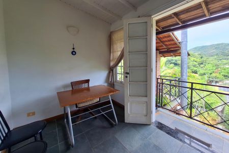 Casa de condomínio à venda com 221m², 3 quartos e 3 vagas Casa de condomínio à venda com 221m², 3 quartos e 3 vagasSuíte 1