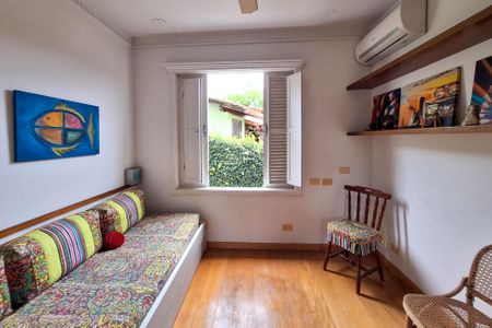 Casa de condomínio à venda com 221m², 3 quartos e 3 vagas Casa de condomínio à venda com 221m², 3 quartos e 3 vagasQuarto 1