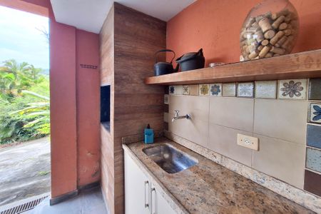 Casa de condomínio à venda com 221m², 3 quartos e 3 vagas Casa de condomínio à venda com 221m², 3 quartos e 3 vagasQuintal