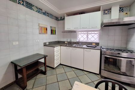 Casa de condomínio à venda com 221m², 3 quartos e 3 vagas Casa de condomínio à venda com 221m², 3 quartos e 3 vagasCozinha