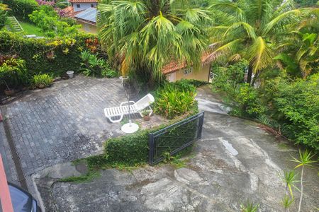 Casa de condomínio à venda com 221m², 3 quartos e 3 vagas Casa de condomínio à venda com 221m², 3 quartos e 3 vagasQuintal