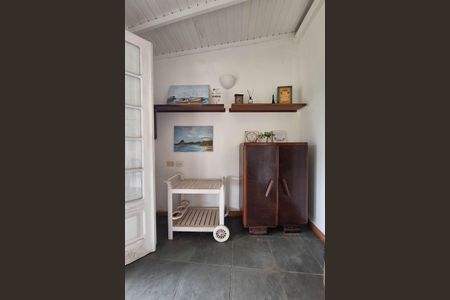 Casa de condomínio à venda com 221m², 3 quartos e 3 vagas Casa de condomínio à venda com 221m², 3 quartos e 3 vagasSuíte 1