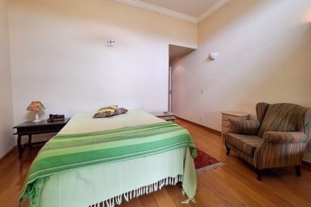 Casa de condomínio à venda com 221m², 3 quartos e 3 vagas Casa de condomínio à venda com 221m², 3 quartos e 3 vagasSuíte 1