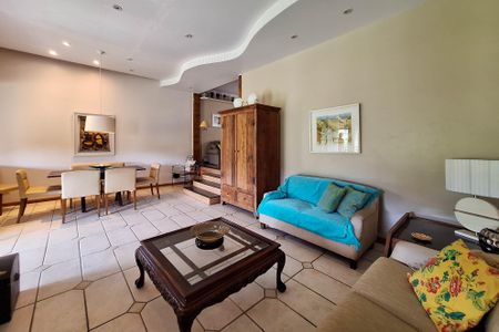 Sala 1 de casa de condomínio à venda com 3 quartos, 221m² em Badu, Niterói