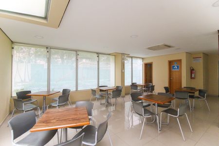 Apartamento para alugar com 53m², 2 quartos e 1 vaga Apartamento para alugar com 53m², 2 quartos e 1 vagaÁrea comum - Salão de festas
