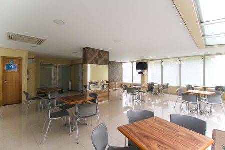 Apartamento para alugar com 53m², 2 quartos e 1 vaga Apartamento para alugar com 53m², 2 quartos e 1 vagaÁrea comum - Salão de festas