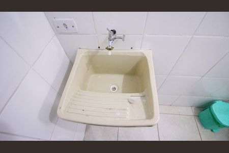 Banheiro de casa para alugar com 1 quarto, 33m² em Cidade Continental, São Paulo