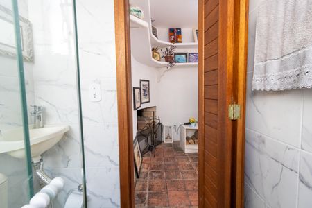 Apartamento à venda com 170m², 2 quartos e 1 vaga Apartamento à venda com 170m², 2 quartos e 1 vagaBanheiro 2