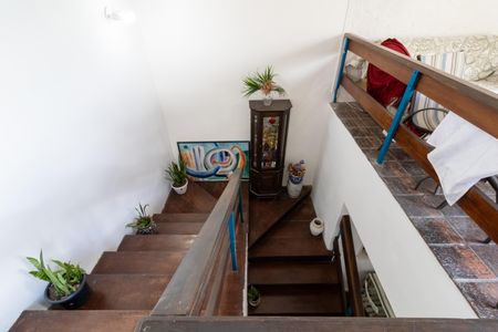 Apartamento à venda com 170m², 2 quartos e 1 vaga Apartamento à venda com 170m², 2 quartos e 1 vagaEscada