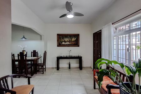 Casa para alugar com 110m², 2 quartos e 2 vagas Casa para alugar com 110m², 2 quartos e 2 vagasSala