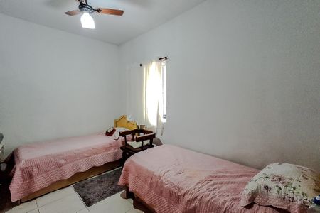 Casa para alugar com 110m², 2 quartos e 2 vagas Casa para alugar com 110m², 2 quartos e 2 vagasQuarto 1