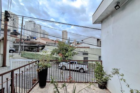 Casa para alugar com 110m², 2 quartos e 2 vagas Casa para alugar com 110m², 2 quartos e 2 vagasVaranda