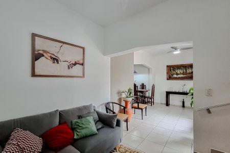 Casa para alugar com 110m², 2 quartos e 2 vagas Casa para alugar com 110m², 2 quartos e 2 vagasSala de TV