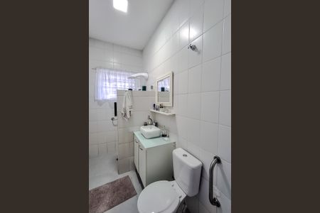 Casa para alugar com 110m², 2 quartos e 2 vagas Casa para alugar com 110m², 2 quartos e 2 vagasBanheiro