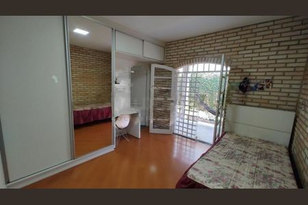 Casa à venda com 3 quartos, 206m² em Interlagos, São Paulo
