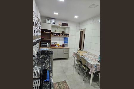 Casa à venda com 2 quartos, 200m² em Parque Maria Luiza, São Paulo