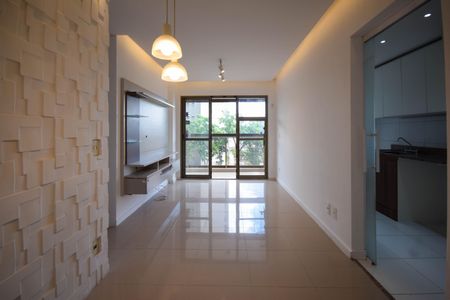 Sala de apartamento para alugar com 2 quartos, 67m² em Jacarepaguá, Rio de Janeiro