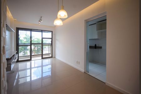 Sala de apartamento para alugar com 2 quartos, 67m² em Jacarepaguá, Rio de Janeiro