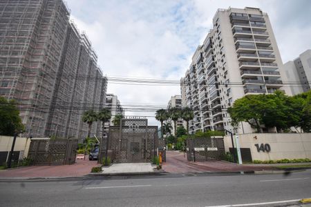 Apartamento para alugar com 67m², 2 quartos e 1 vagaFachada e portaria