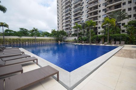 Apartamento para alugar com 67m², 2 quartos e 1 vagaÁrea comum - Piscina
