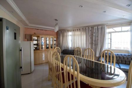 Casa à venda com 4 quartos, 400m² em Vila Indiana, São Paulo