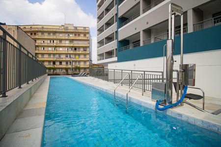 Studio para alugar com 27m², 1 quarto e sem vaga Studio para alugar com 27m², 1 quarto e sem vagaÁrea comum - Piscina