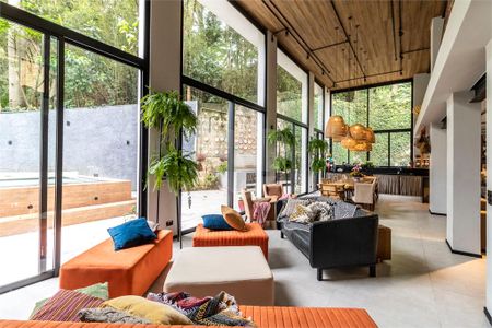 Casa à venda com 4 quartos, 390m² em Jardim Morumbi, São Paulo