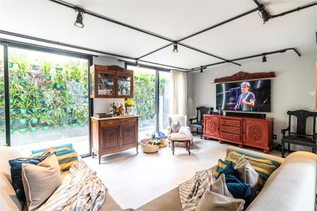 Casa à venda com 4 quartos, 390m² em Jardim Morumbi, São Paulo