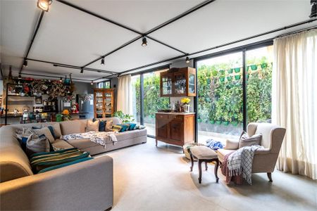 Casa à venda com 4 quartos, 390m² em Jardim Morumbi, São Paulo