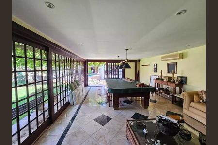 Casa à venda com 4 quartos, 561m² em Barra da Tijuca, Rio de Janeiro