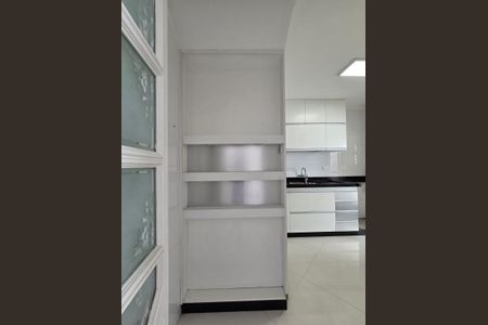 Casa de condomínio para alugar com 119m², 3 quartos e 4 vagas Casa de condomínio para alugar com 119m², 3 quartos e 4 vagasCozinha