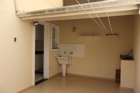 Casa de condomínio para alugar com 119m², 3 quartos e 4 vagasÁrea de Serviço e Churrasqueira 