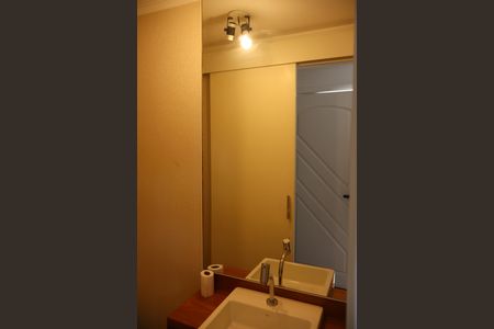 Casa de condomínio para alugar com 119m², 3 quartos e 4 vagasLavabo