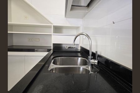 Casa de condomínio para alugar com 119m², 3 quartos e 4 vagas Casa de condomínio para alugar com 119m², 3 quartos e 4 vagasCozinha