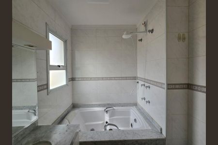 Casa de condomínio para alugar com 119m², 3 quartos e 4 vagas Casa de condomínio para alugar com 119m², 3 quartos e 4 vagasBanheiro da Suíte