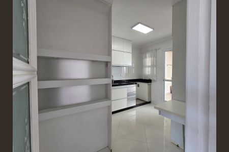 Casa de condomínio para alugar com 119m², 3 quartos e 4 vagas Casa de condomínio para alugar com 119m², 3 quartos e 4 vagasCozinha