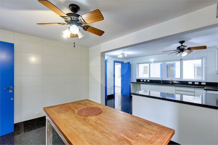 Casa à venda com 4 quartos, 400m² em Jardim Cordeiro, São Paulo