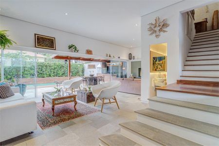 Casa à venda com 4 quartos, 321m² em Santo Amaro, São Paulo