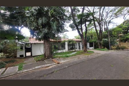 Casa de condomínio à venda com 320m², 3 quartos e 4 vagas