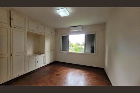 Casa à venda com 3 quartos, 320m² em Santo Amaro, São Paulo