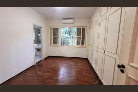 Casa de condomínio à venda com 320m², 3 quartos e 4 vagas