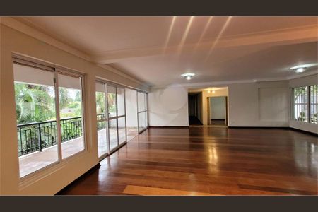 Casa à venda com 3 quartos, 320m² em Santo Amaro, São Paulo