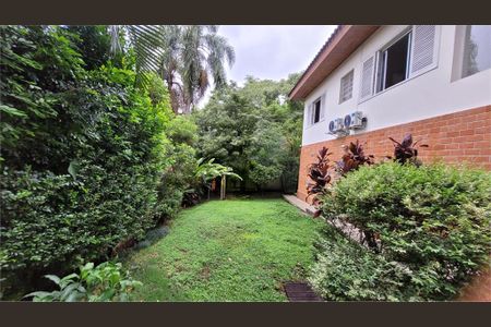 Casa de condomínio à venda com 320m², 3 quartos e 4 vagas