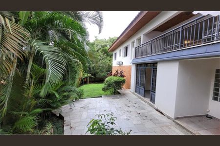 Casa de condomínio à venda com 320m², 3 quartos e 4 vagas