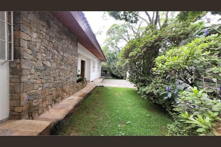 Casa de condomínio à venda com 320m², 3 quartos e 4 vagas